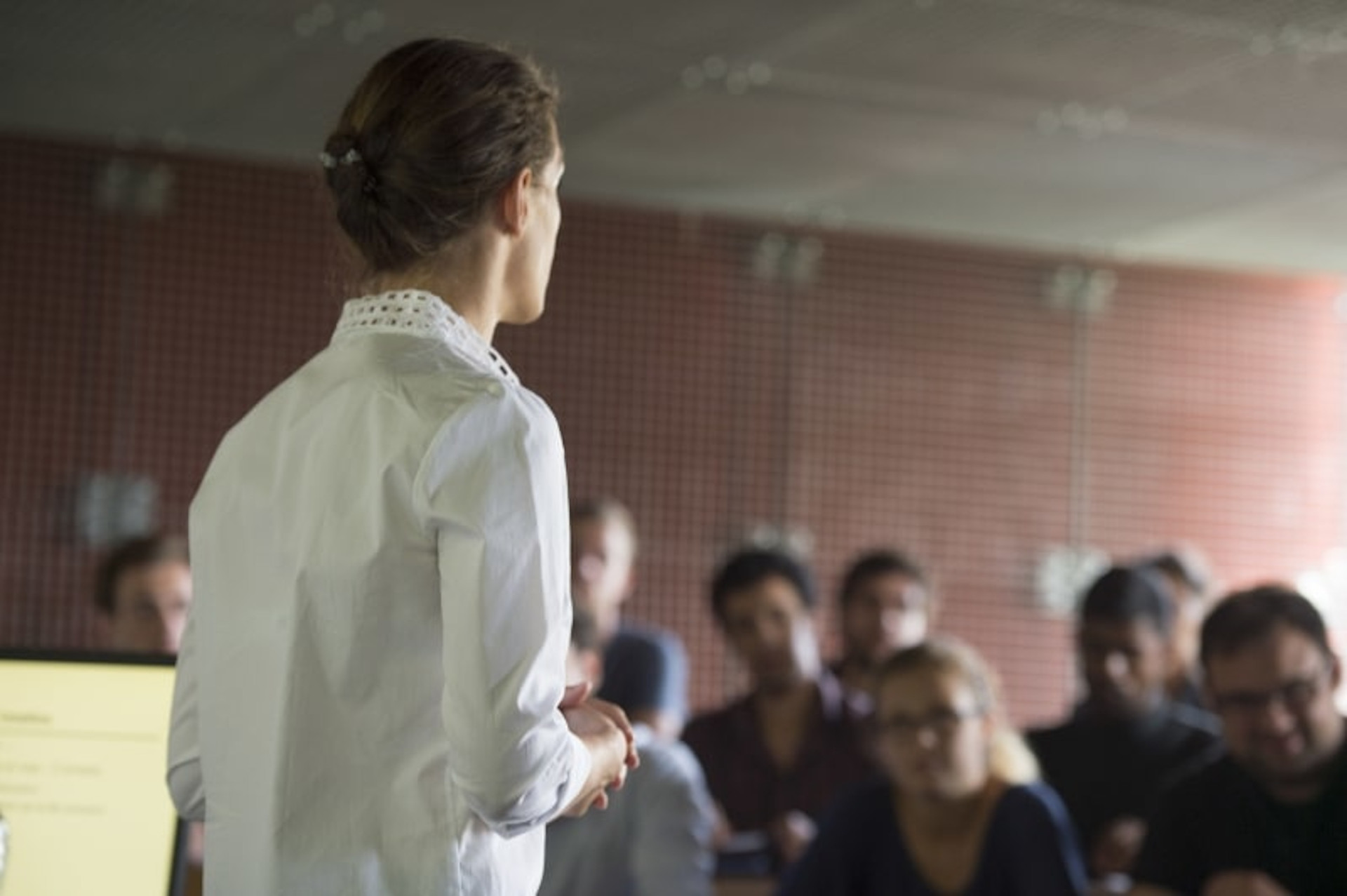 A class is taking place at HEC Paris